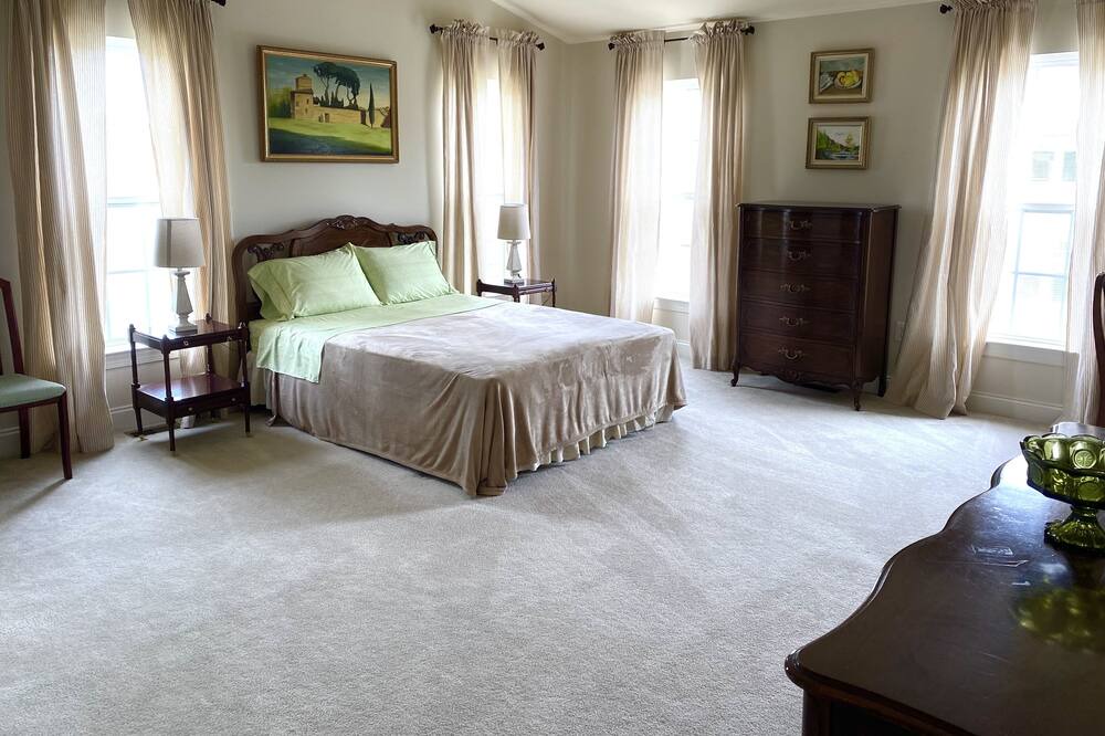 Photo of Bedroom in Gaithersburg