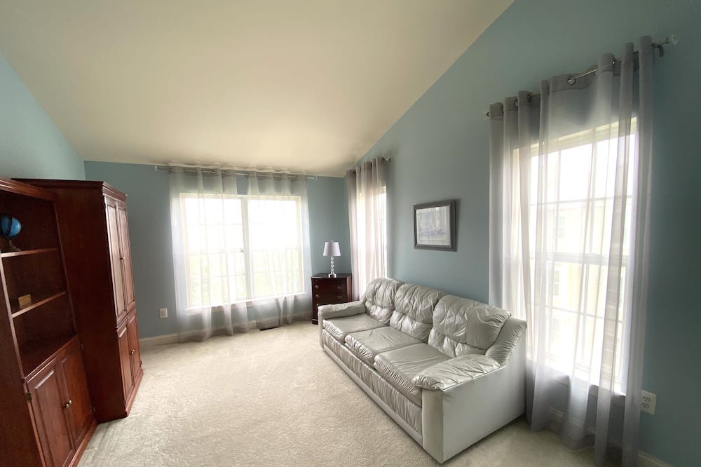 Photo of Livingroom in Gaithersburg