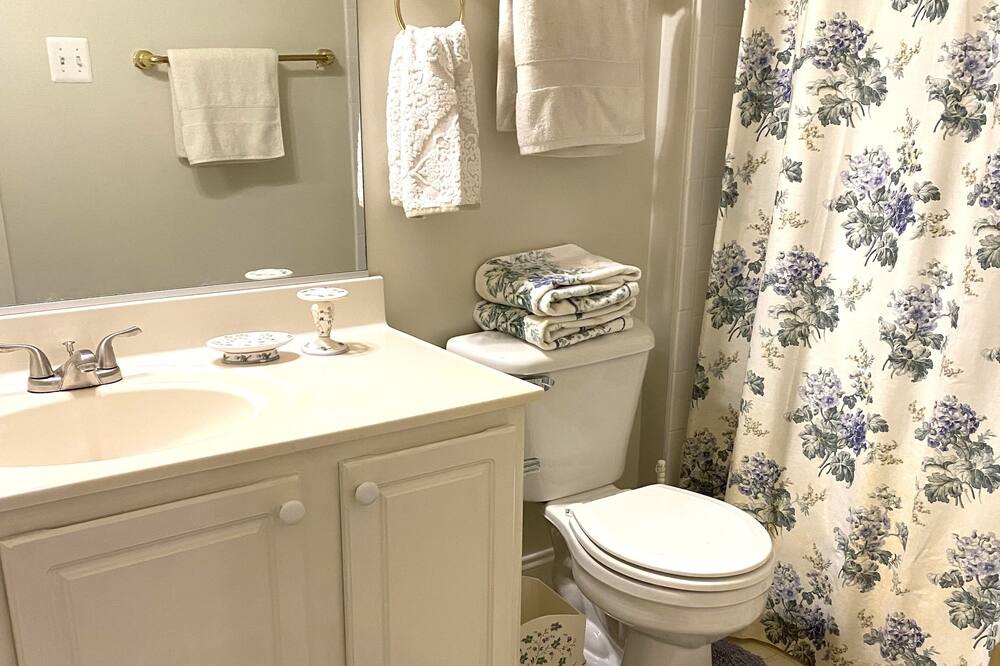 Photo of Bathroom in Gaithersburg