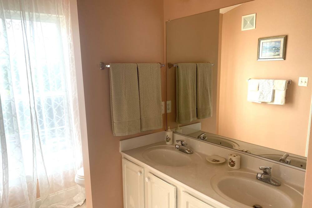 Photo of Bathroom in Gaithersburg