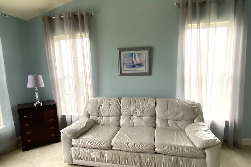 Photo of Livingroom in Gaithersburg