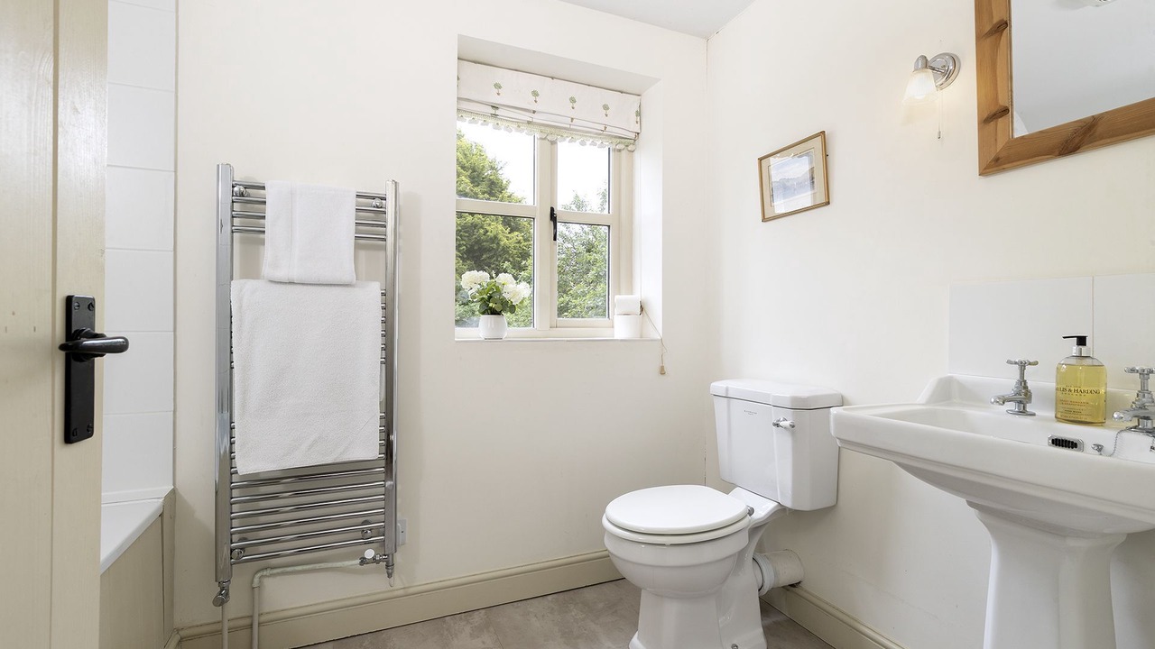 Photo of Bathroom in Hook Norton