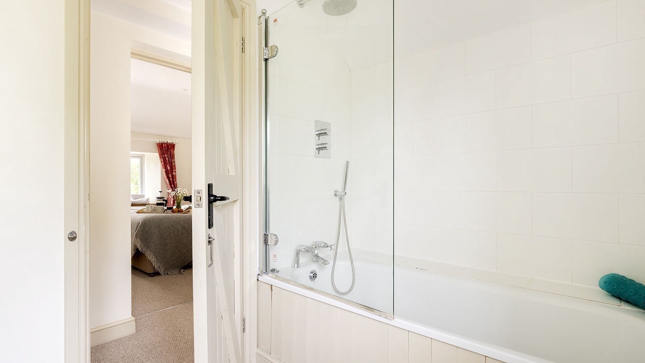 Photo of Bathroom in Hook Norton
