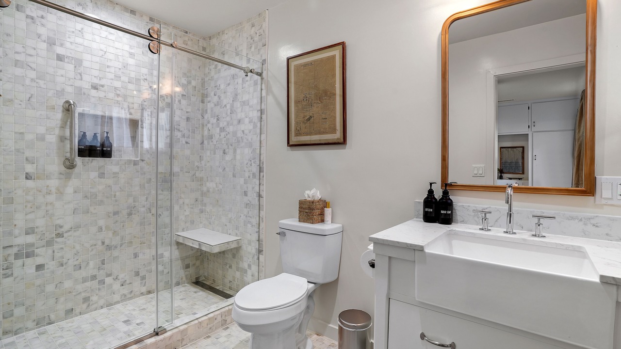 Photo of Bathroom in Meiners Oaks