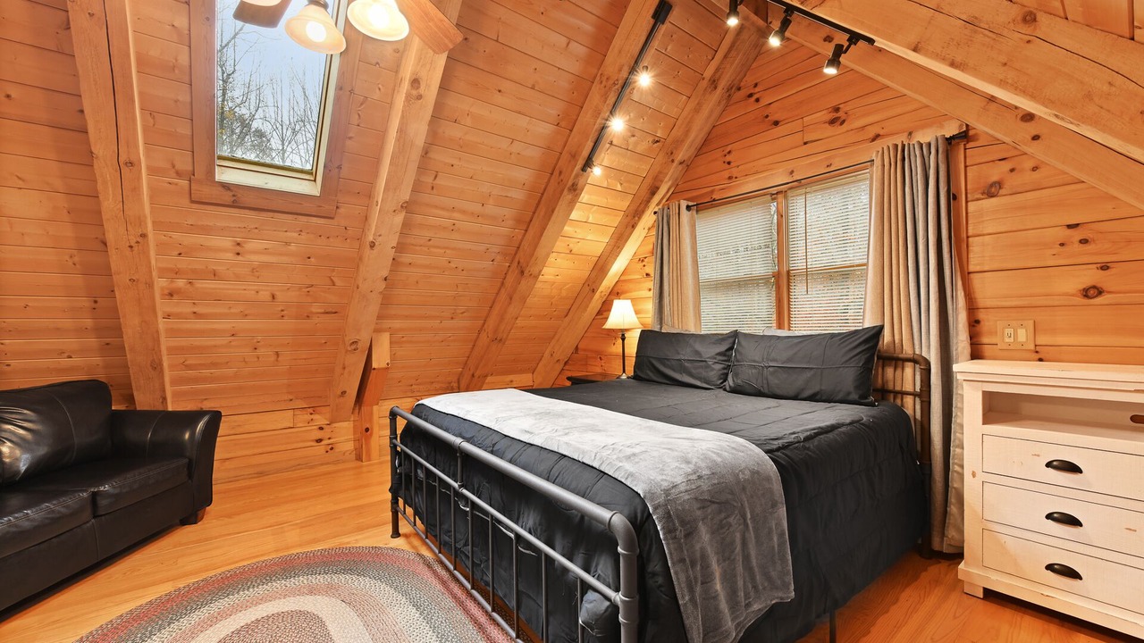Photo of Bedroom in Logan
