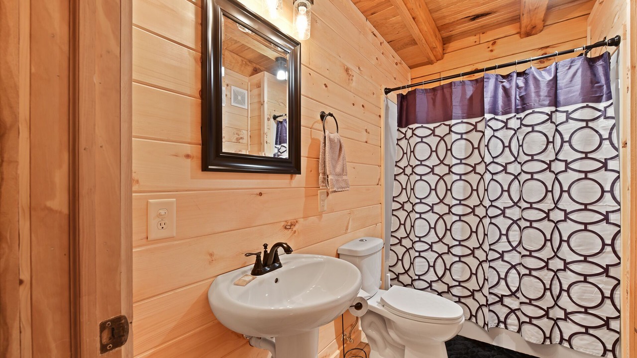 Photo of Bathroom in Logan