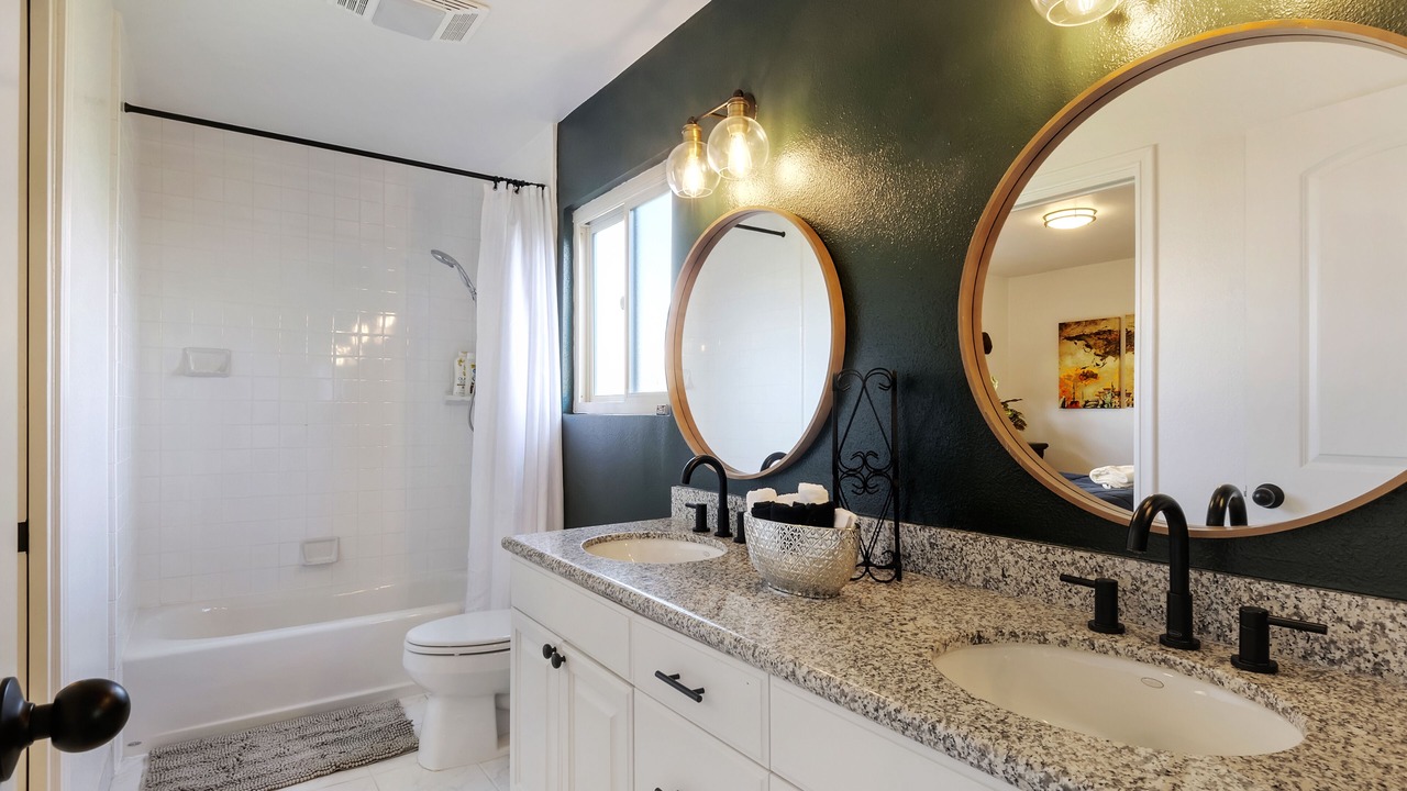 Photo of Bathroom in Thousand Oaks