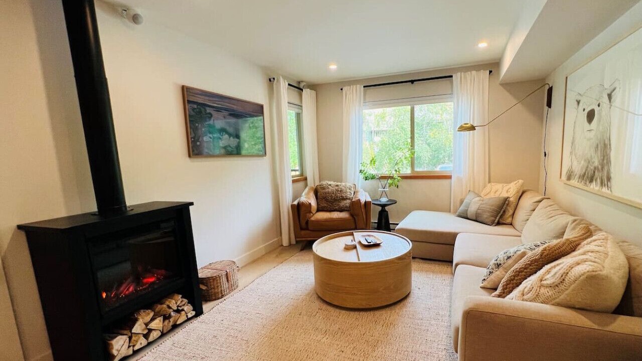 Photo of Livingroom in Whistler Creekside