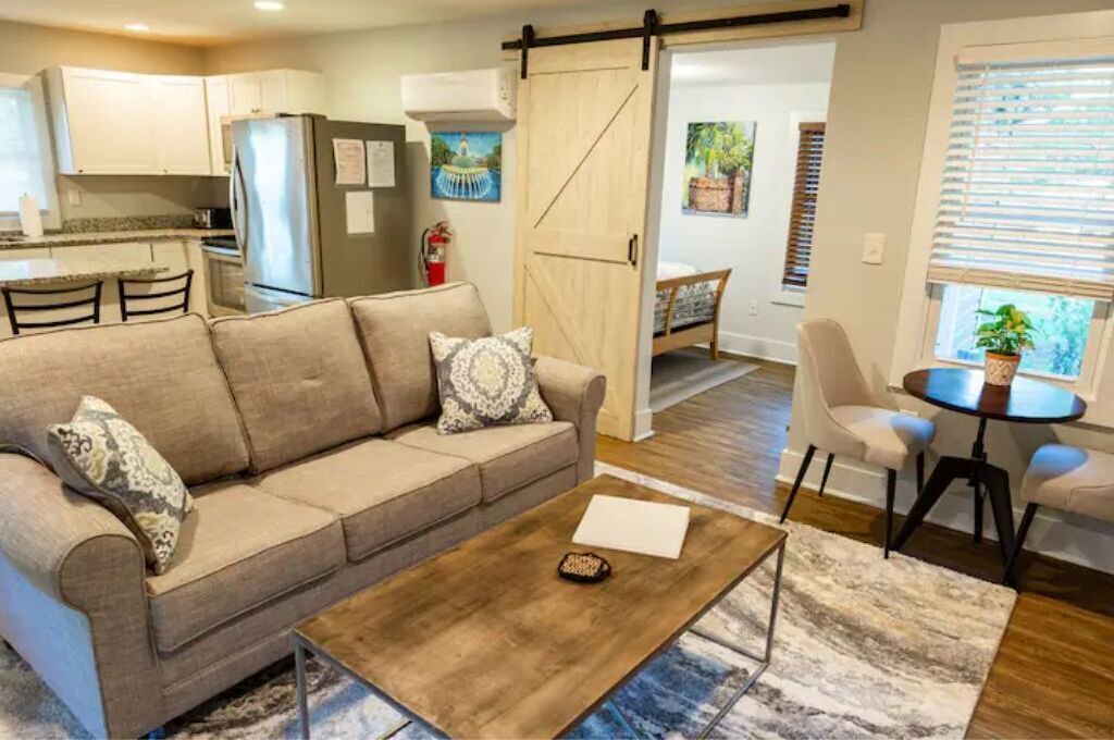 Photo of Livingroom in Charleston