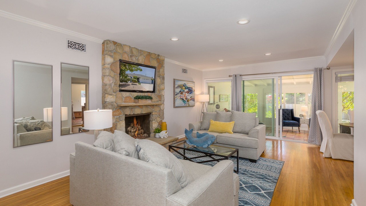 Photo of Livingroom in Eastside