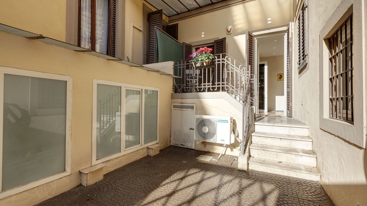 Photo of Outdoor in Le Cure