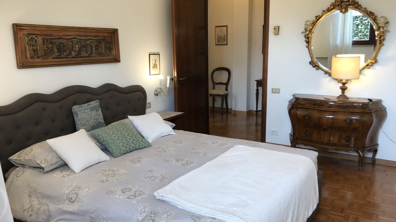 Photo of Bedroom in Lungarno del Tempio