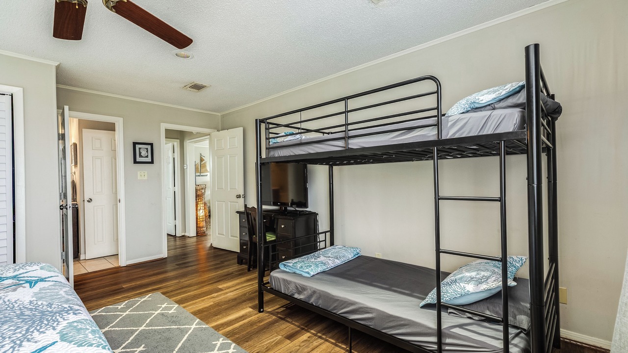 Photo of Bedroom in Jamaica Beach