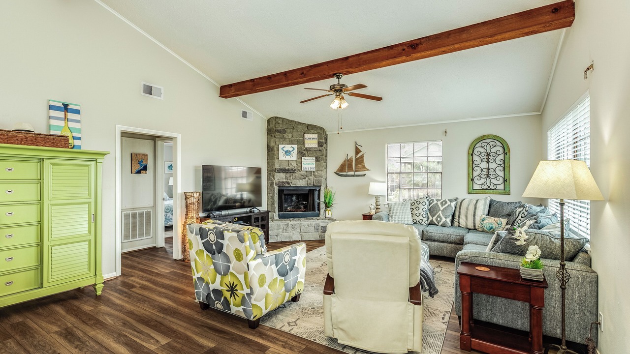 Photo of Livingroom in Jamaica Beach