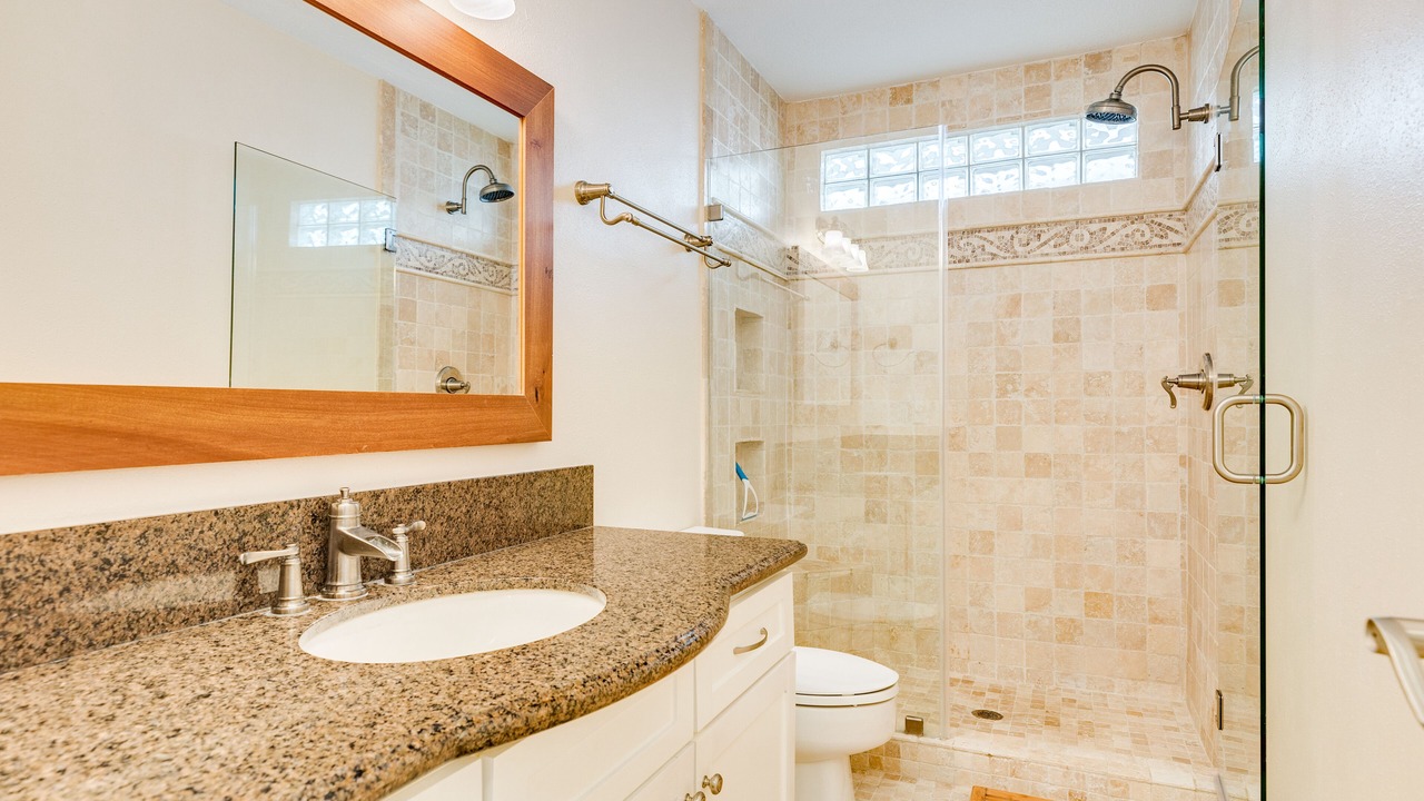 Photo of Bathroom in Pirates Beach