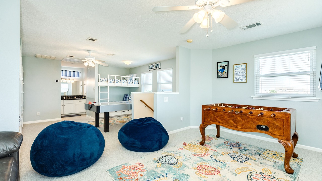 Photo of Bedroom in Pirates Beach