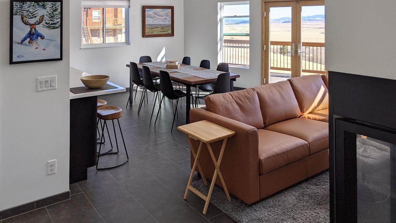 Photo of Livingroom in Warm Springs