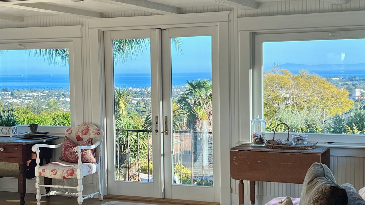 Photo of Livingroom in Lower Riviera