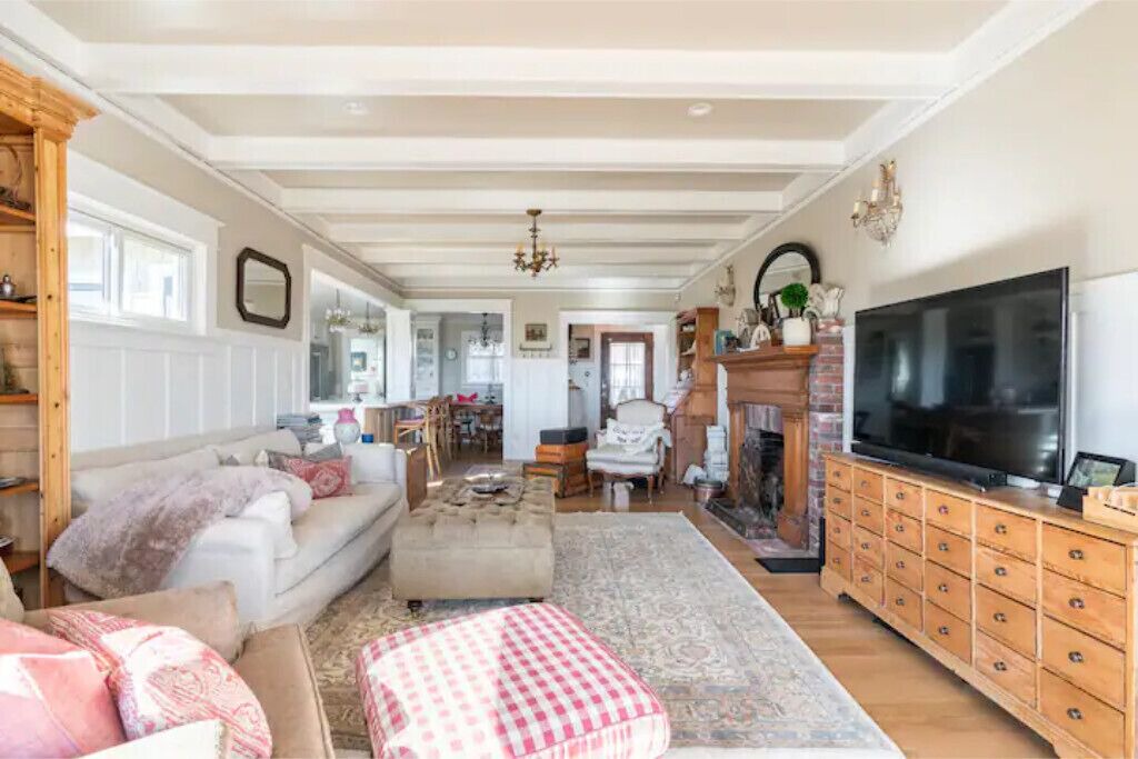 Photo of Livingroom in Lower Riviera