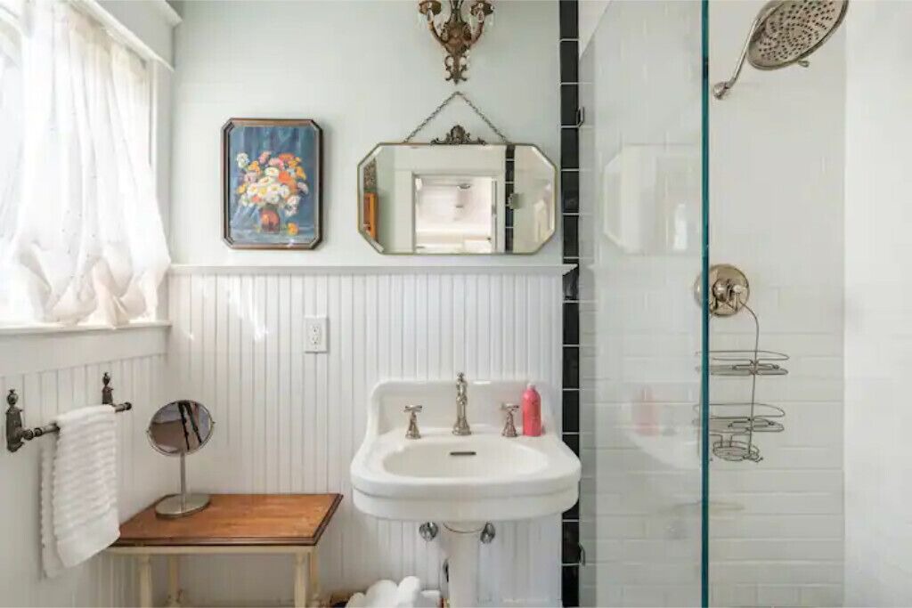 Photo of Bathroom in Lower Riviera