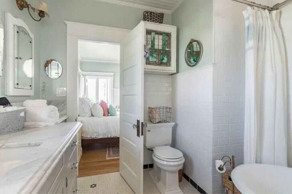 Photo of Bathroom in Lower Riviera
