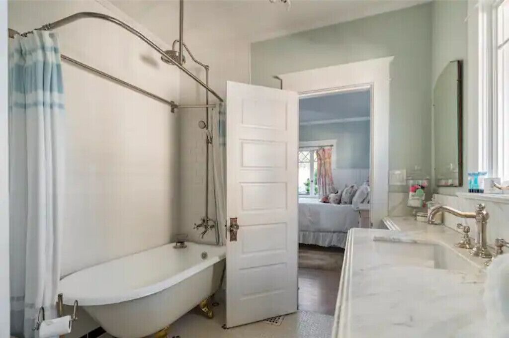 Photo of Bathroom in Lower Riviera