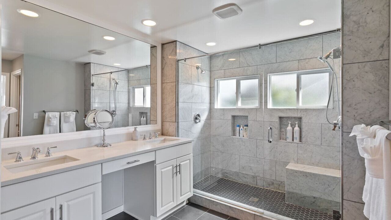 Photo of Bathroom in Broadview