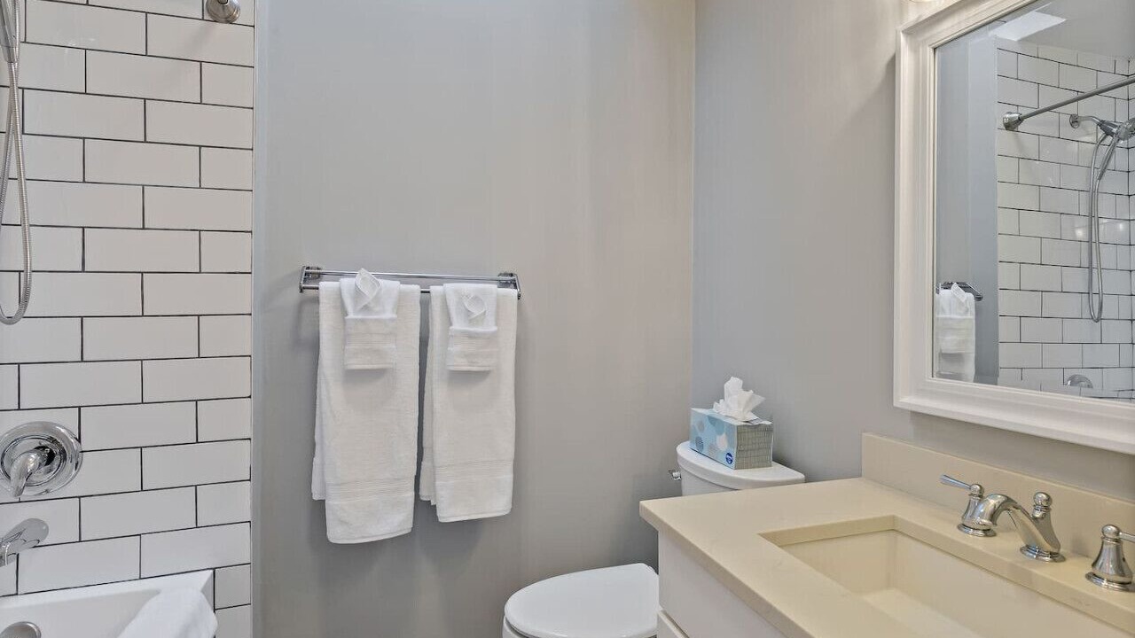 Photo of Bathroom in Broadview