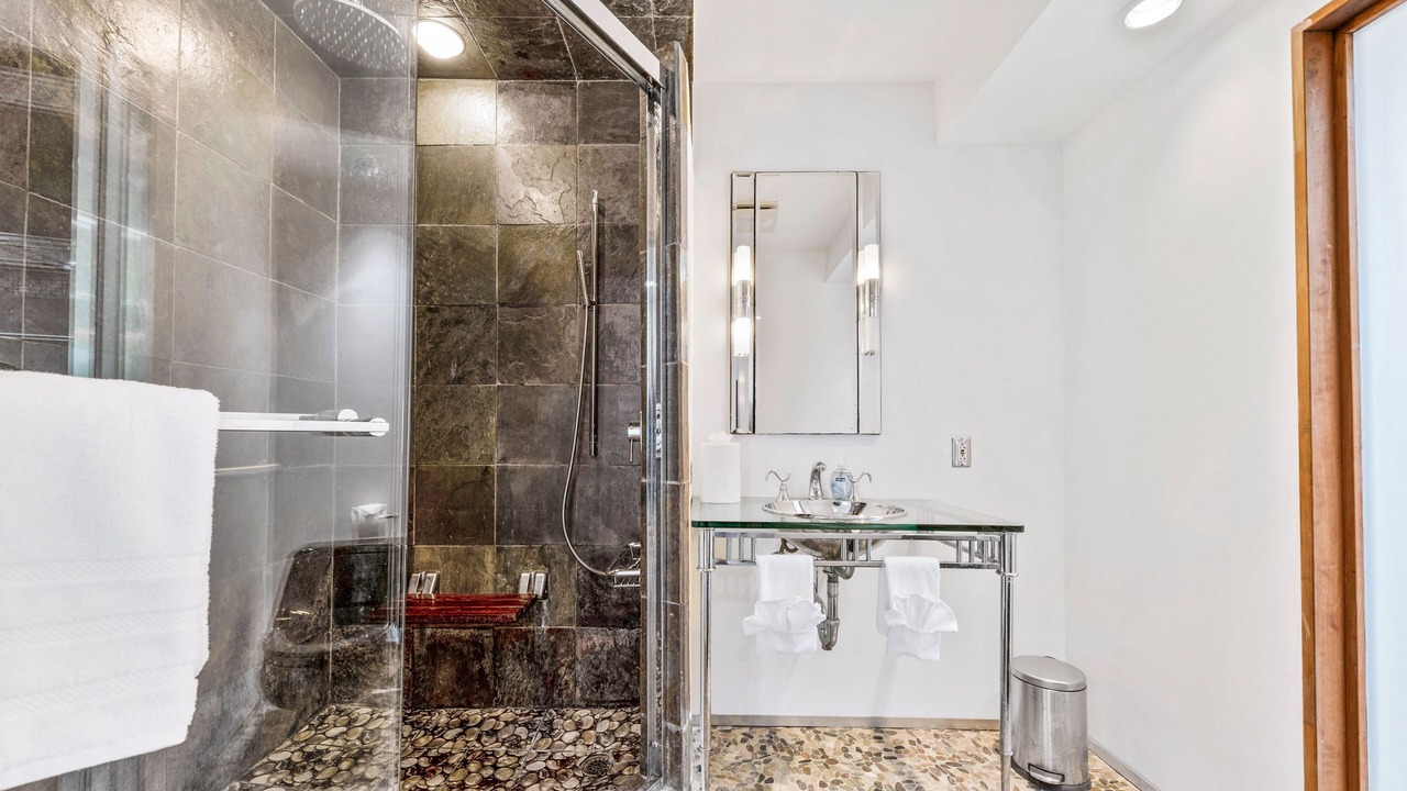 Photo of Bathroom in Birch Park Finger Streets