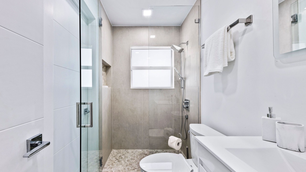 Photo of Bathroom in Birch Park Finger Streets