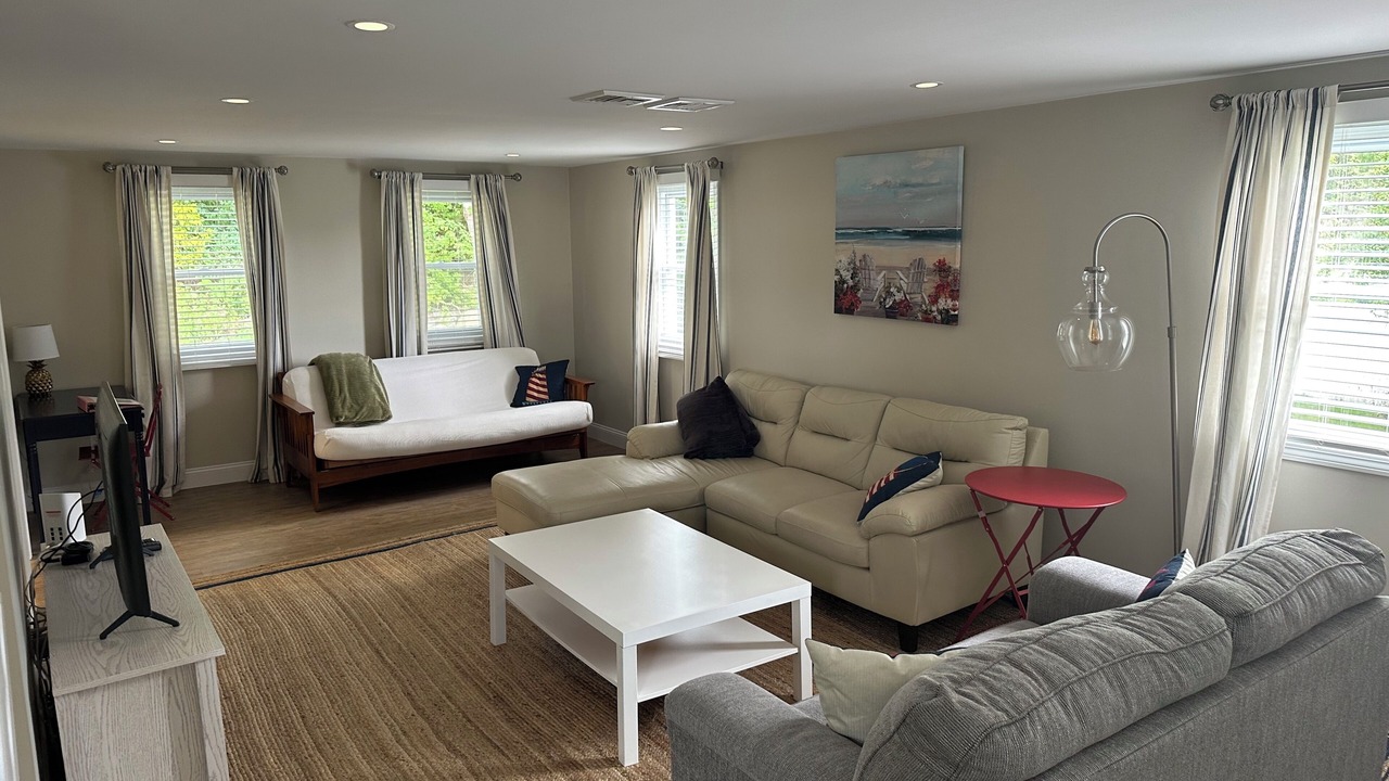 Photo of Livingroom in Eastward Look