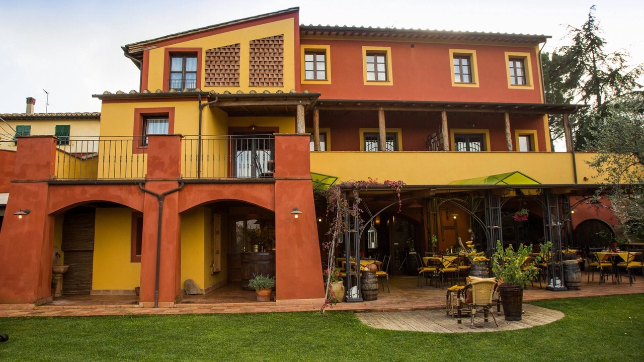 Photo of Outdoor in Lari