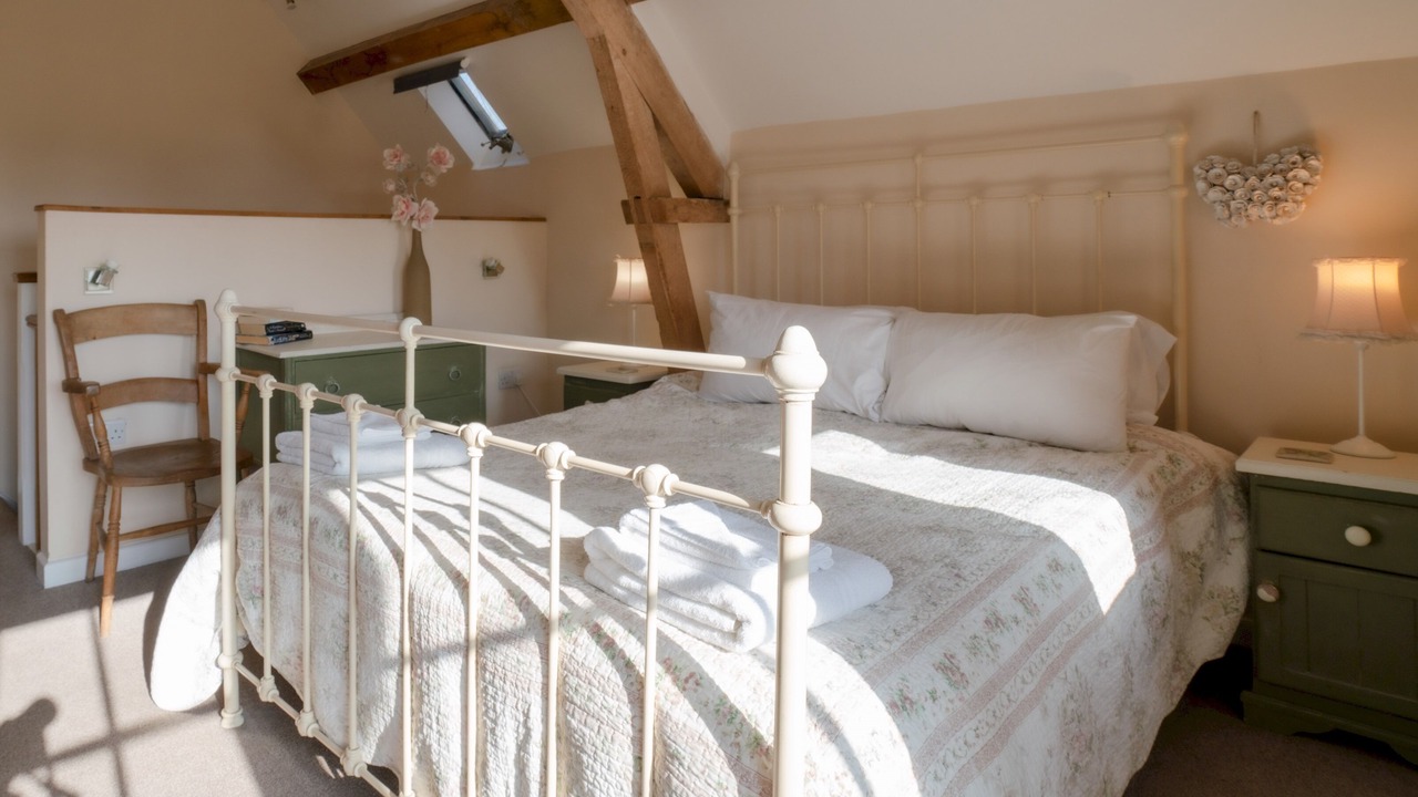 Photo of Bedroom in Bourton-on-the-Hill