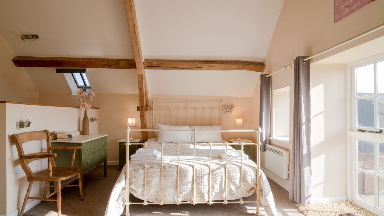 Photo of Bedroom in Bourton-on-the-Hill