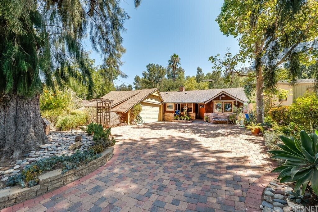Photo of Outdoor in Woodland Hills