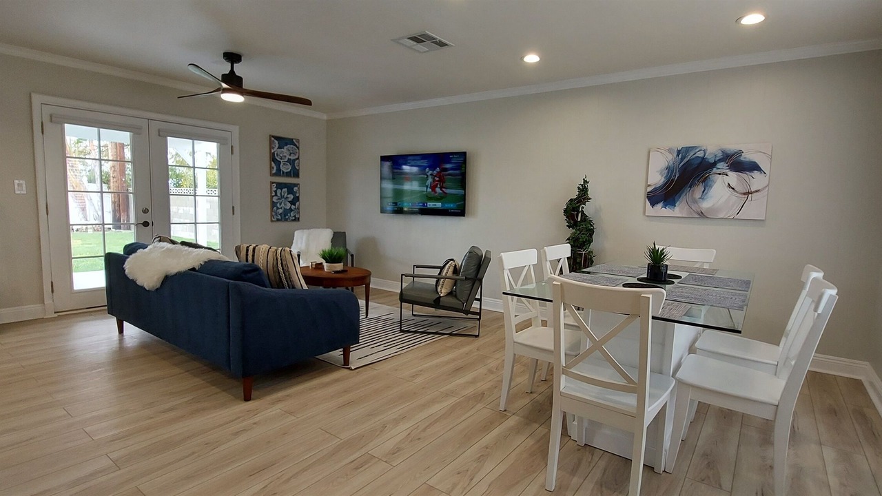 Photo of Livingroom in Simi Valley