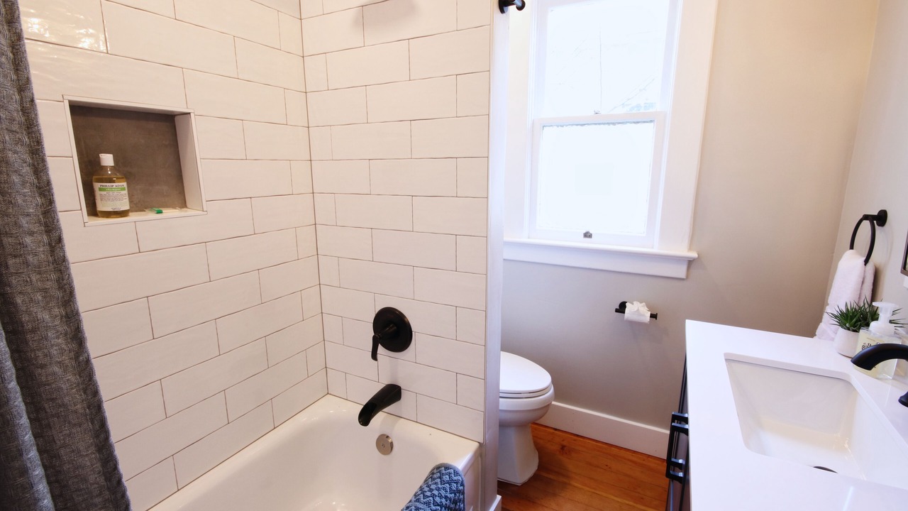 Photo of Bathroom in West Woodland