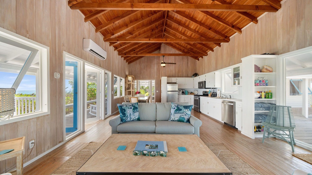 Photo of Bedroom in Man O War Cay