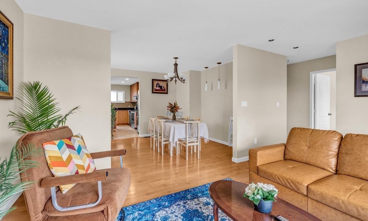 Photo of Livingroom in Fraserview