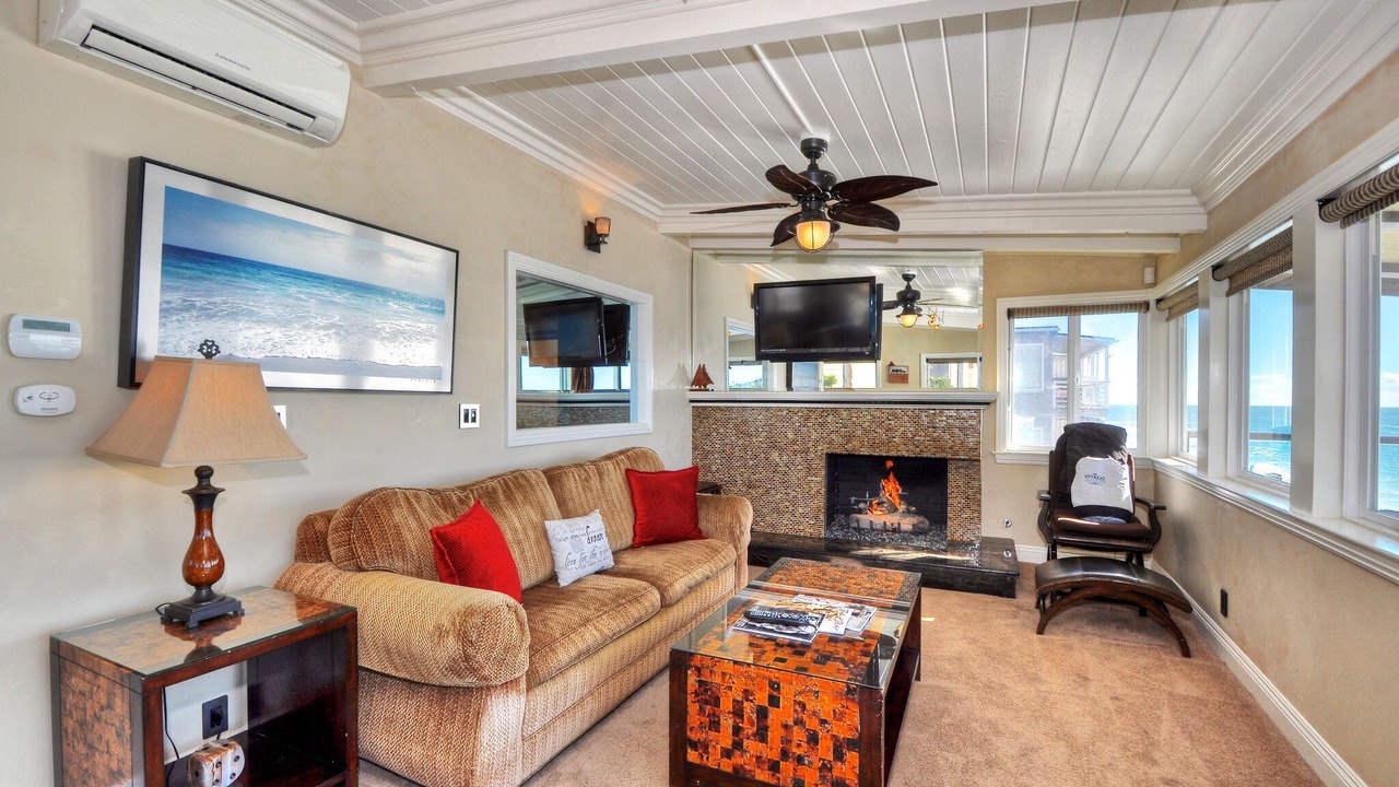 Photo of Livingroom in Laguna Beach