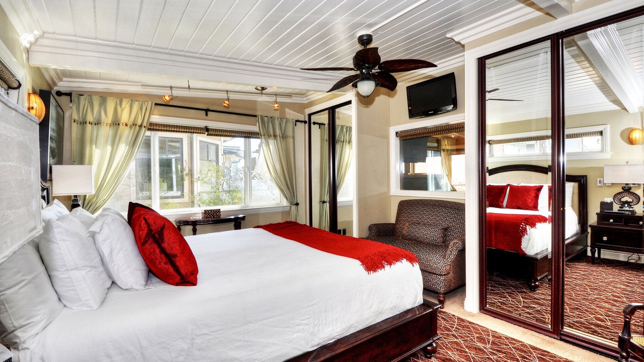 Photo of Bedroom in Laguna Beach
