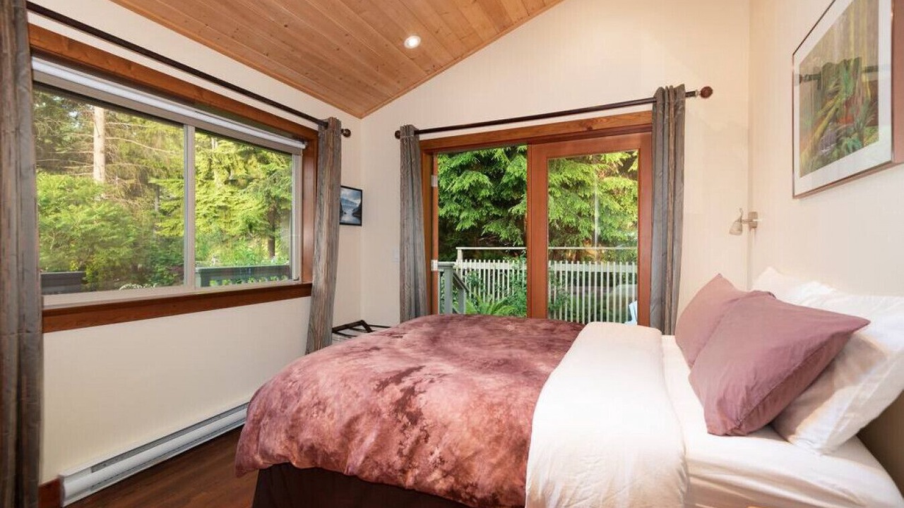 Photo of Bedroom in Bowen Island