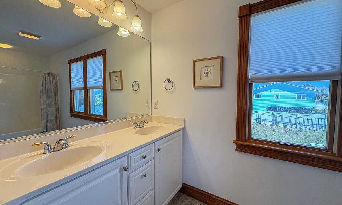 Photo of Bathroom in Carolina Dunes