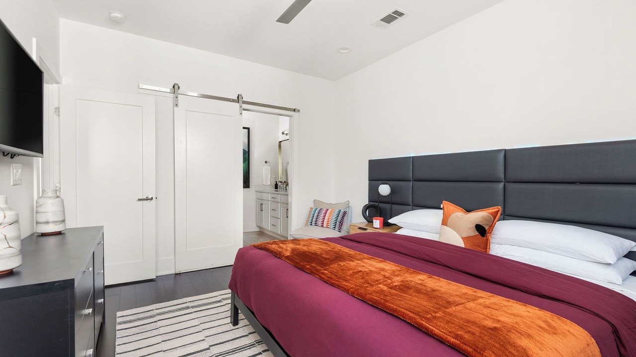 Photo of Bedroom in Historic Waverly