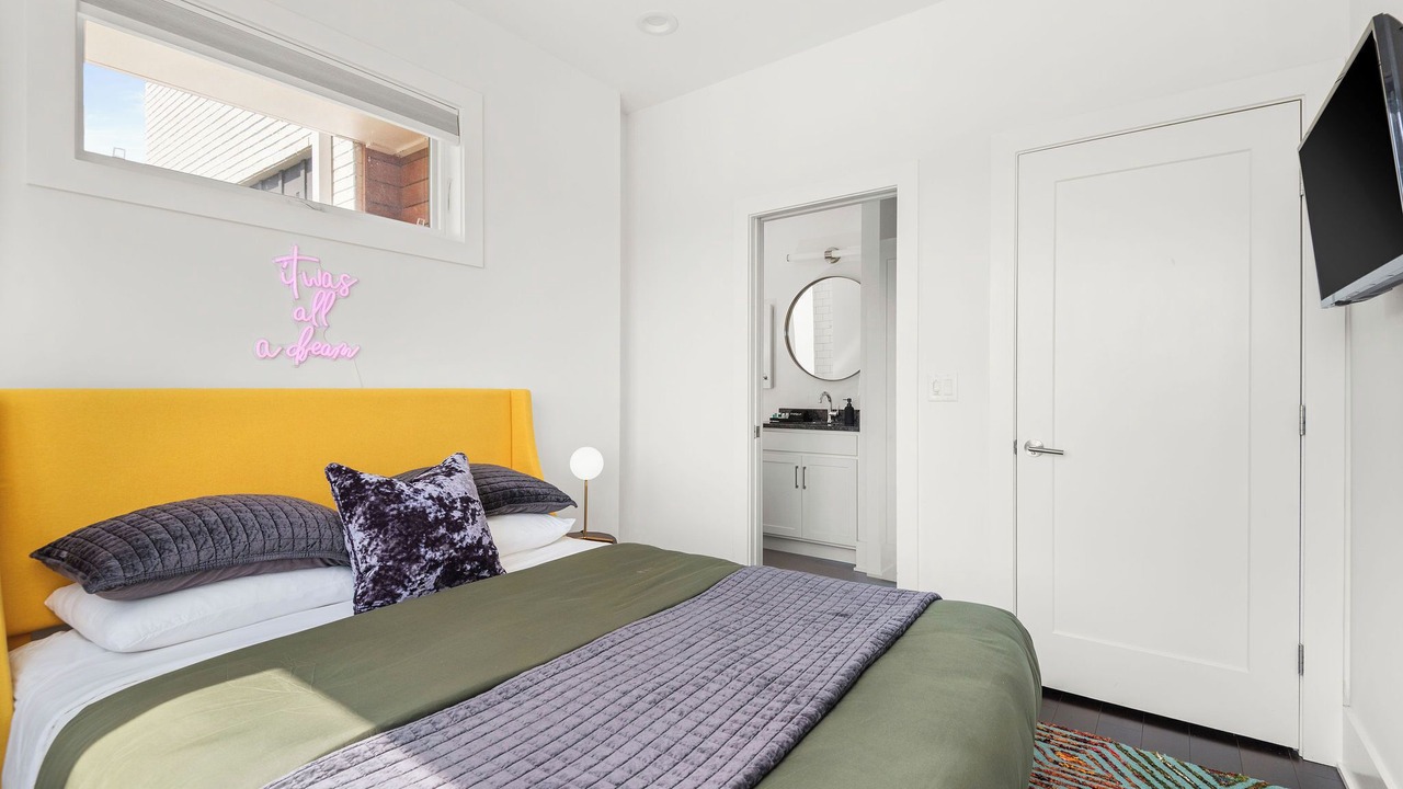 Photo of Bedroom in Historic Waverly