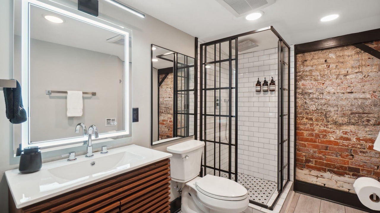 Photo of Bathroom in Shaw