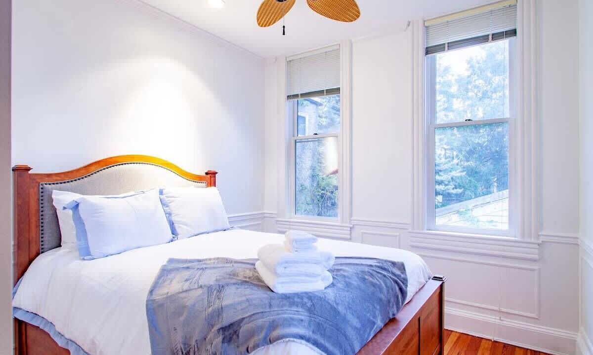 Photo of Bedroom in Kalorama Heights