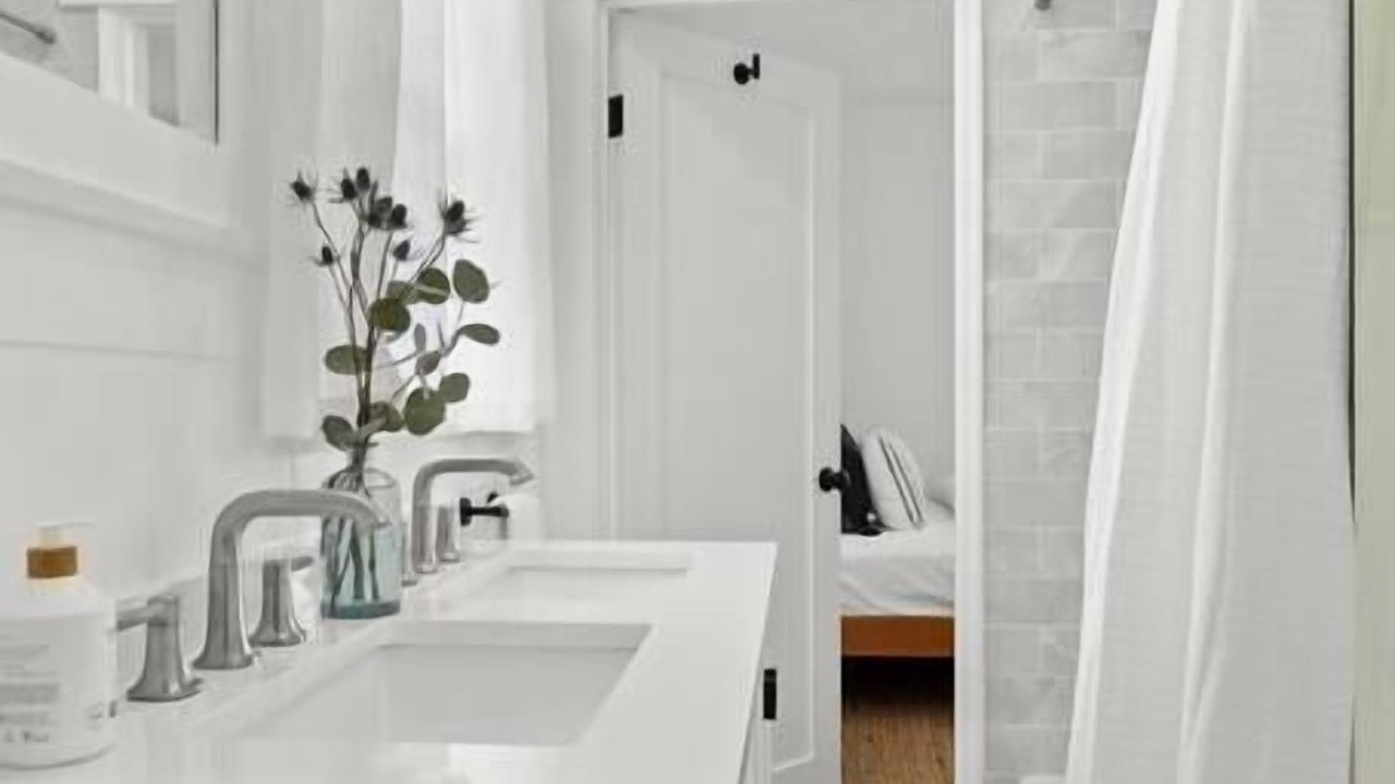 Photo of Bathroom in Ventura
