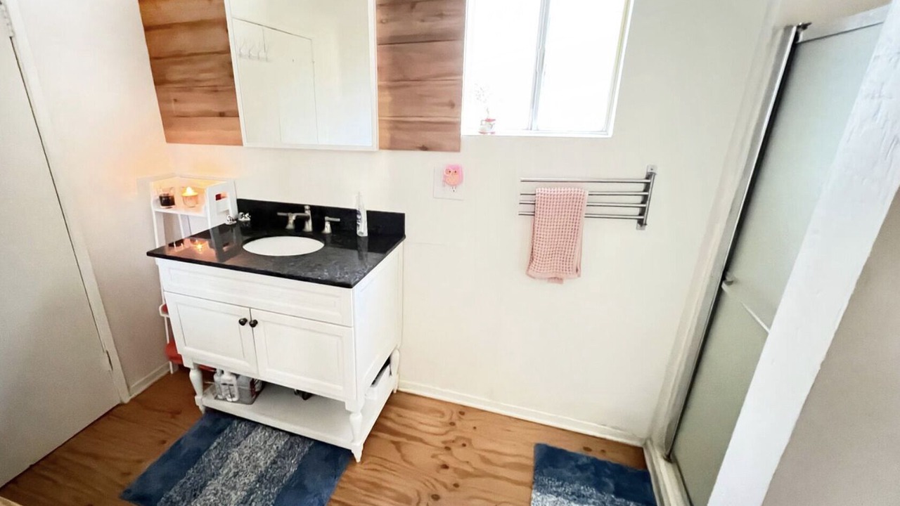 Photo of Bathroom in Calabasas Highlands