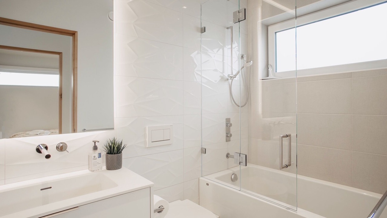 Photo of Bathroom in Lower Lonsdale
